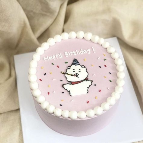 Rj Bt21 Cake Design, Kpop Cakes Ideas, Korean Cake Bt21, Bt21 Cake Birthday Ideas, Best Friend Birthday Cake Ideas, Bts Bento Cake, Mini Cakes Ideas Birthday, Korean Cake Bts, Kpop Birthday Cake Ideas