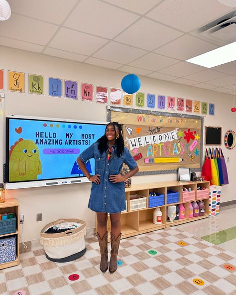 Future Teacher Vision Board, Elementary Education Aesthetic, Teacher Vision Board Teaching, Elementary Classroom Library, Black Teacher, Elementary Teacher Vision Board, Teacher Ideas, Elementary Teacher Aesthetic, Teacher Vision Board