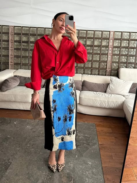 Red Skirt Street Style, Red Midi Skirt Outfit Summer, Red Midi Skirt Outfit, Floral Midi Skirt Outfit, Street Style Outfits Casual, Midi Skirt Outfit, Skirt Outfit, Grunge Style, Best Wear