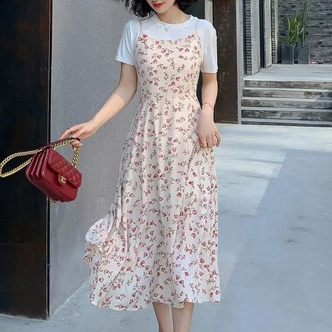 Floral Dress Outfit Summer, Aesthetic Korean Fashion, Floral Skirt Outfits, Midi Dress Outfit, Floral Dress Outfits, Fashion Outfit Ideas, Aesthetic Korean, Korean Fashion Outfits, Korean Fashion Dress