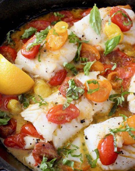 Image of Pan Seared Halibut Fillets in White Wine sauce Pan Seared Halibut, Poached Cod, Seared Halibut, Garlic White Wine Sauce, Halibut Recipes, White Wine Sauce, Scallop Recipes, Hairstyles Kids, Fish Dinner