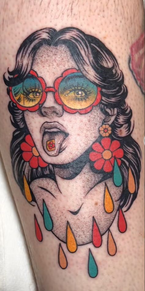 Asthetic Tattoos Sleeve, Leg Tattoos Women Colorful, Cat Hand Tattoos For Women, 60s Inspired Tattoos, Unique Traditional Tattoos For Women, Girlie Traditional Tattoos, 60s Tattoo Ideas, Old School Tattoo For Women, Leg Tattoos Color