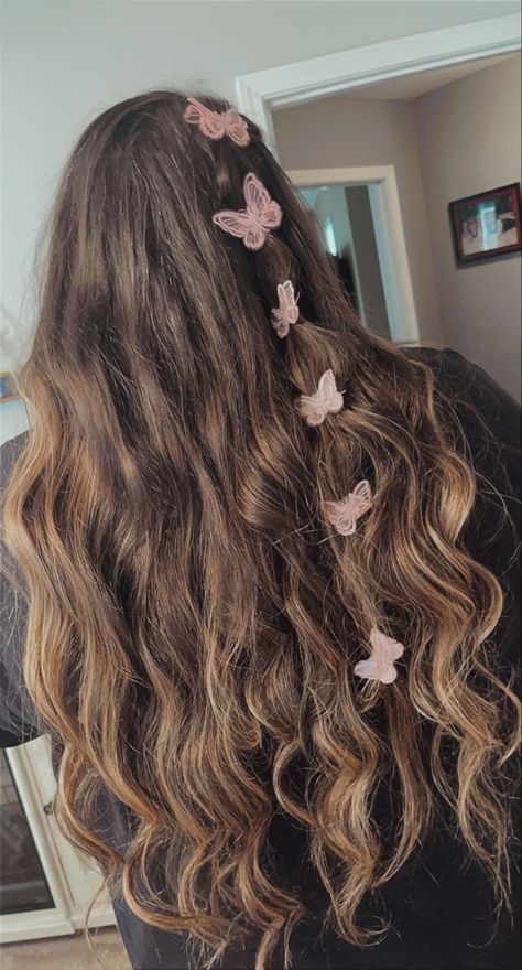 A braided back (unseen) section of hair with butterfly clips. Butterfly In Hair Hairstyles, Hairstyles With Butterfly Clips, Butterfly Clips Hairstyles, Snatched Face, Guard Makeup, Photoshoot Hairstyles, Flower Braid, Festival Hairstyles, Butterfly Hairstyle