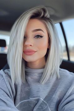 Trendy Bob Haircuts, Asian Bob, Color Bob, Bob Hair Color, Natural Gray Hair, Ash Blonde Hair, Edgy Short Hair, Blonde Hair Inspiration, Cut Her Hair