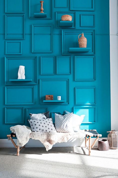 blue wall with frames and shelves painted to match, bench with pillows Art Hallway, French Manicures, Hallway Art, Print Bathroom, Staircase Wall, Smart Tiles, Teal Walls, Art Bathroom, Style Deco