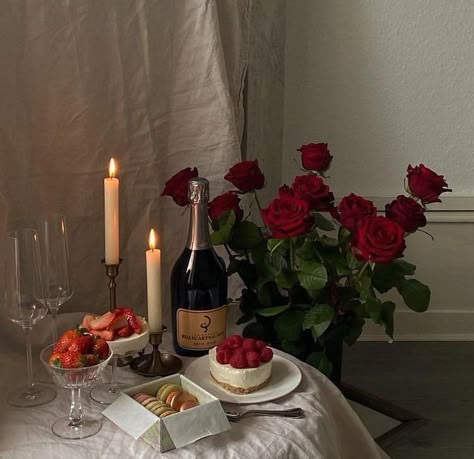 Birthday Room, Valentines Date Ideas, Valentine Dinner, Valentines Day Date, Valentines Day Dinner, Dinner At Home, Wine Cheese, Date Dinner, Romantic Dates