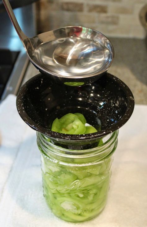 Hot Vinegar, Canning Hot Peppers, Canning Jalapeno Peppers, Pickled Sweet Peppers, Canning Banana Peppers, Canning Peppers, Pickled Hot Peppers, Pepper Rings, Easy Pickling Recipes