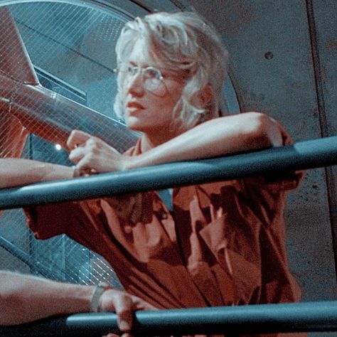 Ellie Sattler Jurassic Park, Jurassic Park Ellie Sattler, Ellie Sadler Jurassic Park, Ellie Sattler, Laura Dern Jurassic Park, Ellie Sattler Aesthetic, Jurassic World Aesthetic, Jurassic Park Aesthetic, Dinosaur Aesthetic