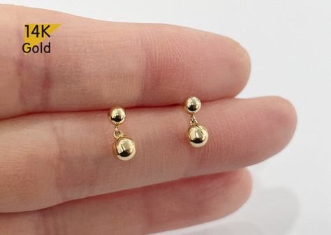 Gold Earrings For Kids, Simple Gold Earrings, Ball Earrings, Earring Studs, Gold Earrings Designs, Bangle Designs, Ear Rings, Simple Earrings, Gold Jewelry Fashion