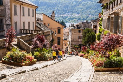 Lake Orta, Comer See, Italian Lakes, Italy Tours, Beaux Villages, Lake Garda, Northern Italy, Ancient Ruins, Lake Como