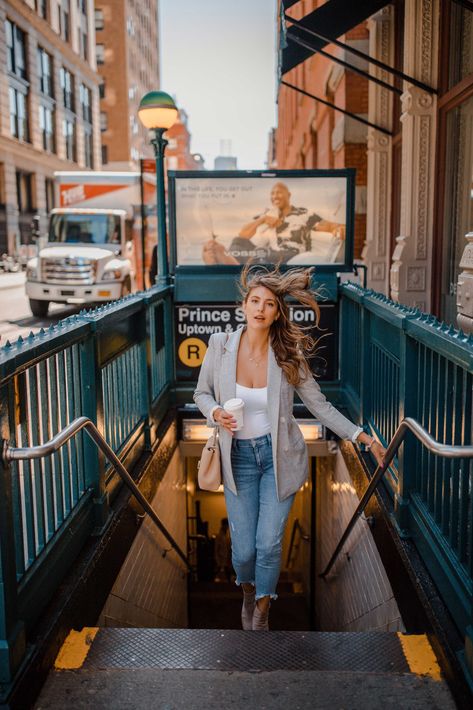 Nyc Photoshoot Ideas, Dana Berez, New York Photoshoot, Nyc Pics, New York City Pictures, Nyc Photoshoot, Photo New York, Nyc Photos, Nyc Lifestyle