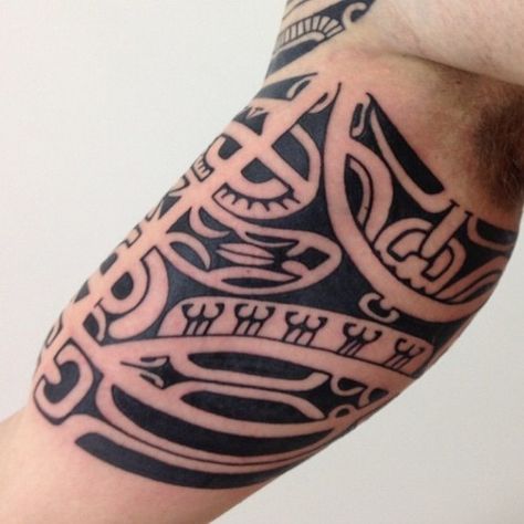 another inner biceps tattoo, probably polynesian too Biceps Tattoo, How To Tattoo, Bicep Tattoos, Inner Bicep Tattoo, Bicep Tattoo, Body Art Tattoos, Polynesian Tattoo, Body Art, Piercings