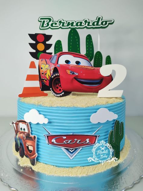 Bolo Carros Disney, Cars Cartoon Cake, Mcqueen Cake Ideas, Bolo Mcqueen, Cake Mcqueen, Disney Cars Birthday Cake, Pastel Cars, Car Themed Cake, Car Theme Cake