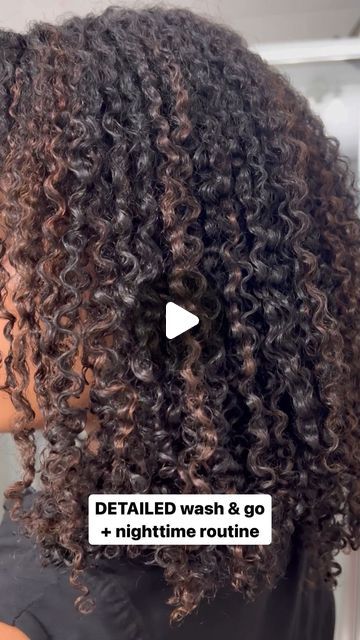 Mousse Wash And Go, Elongate Curls Natural Hair, How To Elongate Natural Curls, Curl Hair Routine, Wash N Go Hairstyles, Curly Hair Wash And Go, Defined Curls Natural Hair, Wash And Go Natural Hair, Briogeo Curl Charisma