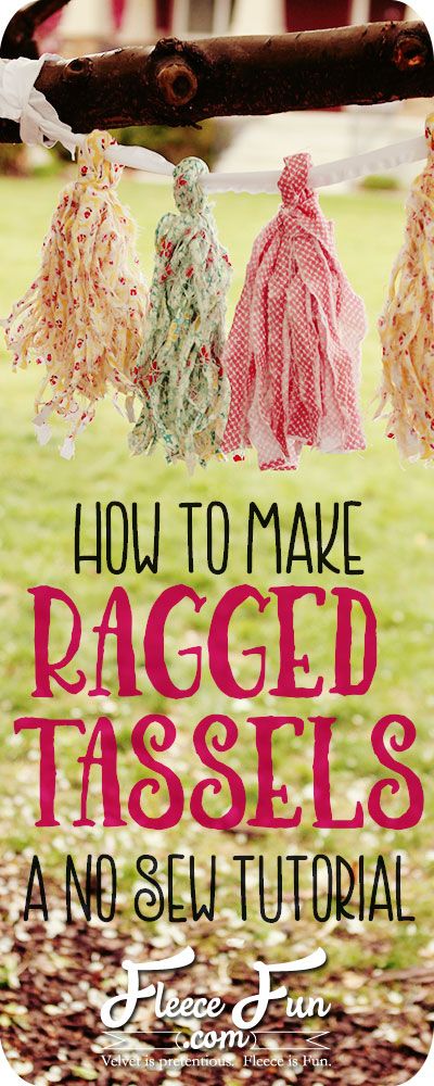 I love this ragged tassels tutorial. These are so shabby chic and easy to make! There's a video tutorial to show you how to make them step by step. This is great party decor DIY. These tassels won't tear like the tissue ones do. I want to try this! Camera Shabby Chic, Commode Shabby Chic, Chic Decor Diy, Crafts Wreaths, Shabby Chic Decorating, Cocina Shabby Chic, Shabby Chic Diy Crafts, Muebles Shabby Chic, Tassels Tutorials