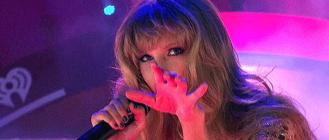 Taylor Swift Gif, Are You Not Entertained, Blonde Cat, German Girl, Swift Tour, Estilo Taylor Swift, Taylor Swift Videos, Swift 3, Tv Girls