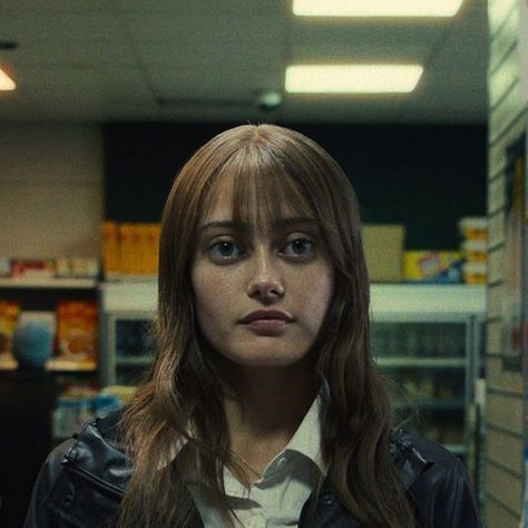 Sky TV on Instagram: "Meet Rhiannon Lewis. Ella Purnell stars in #Sweetpea, coming to Sky and Starz in 2024." Sweetpea Rhiannon, Rhiannon Sweetpea, Sweetpea Ella Purnell, Ella Purnell Icon, Ella Purnell Aesthetic, Rhiannon Lewis, Doomed Siblings, Lucy Maclean, Mona Awad