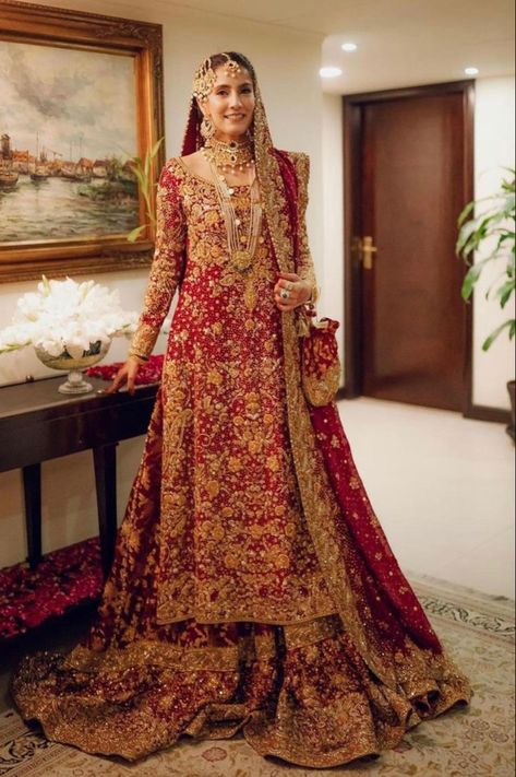 Farshi Gharara Pakistani, Bridal Dresses 2022, Gharara Pakistani, Pakistani Bridal Couture, Pakistani Bridal Lehenga, Red Bridal Dress, Asian Bridal Dresses, Wedding Dress Outfit, Latest Bridal Dresses