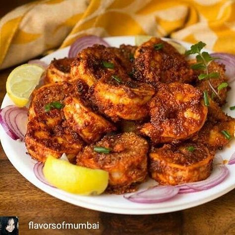 Via @flavorsofmumbai -  Prawns Recheado #Foodiye #indianfoodiye #MumbaiFoodiye #IncredibleIndia #seafood #prawns #shrimp #Spicy #Masala #Indianfood #indiancuisine .  Follow  @Mumbai_Foodiye  Follow  @Indian_Foodiye   Tag friends you want to eat this with Goan Fish Curry, Goan Food, Goan Recipes, Tag Friends, Fish Curry, Incredible India, Tandoori Chicken, Indian Food Recipes, Mumbai