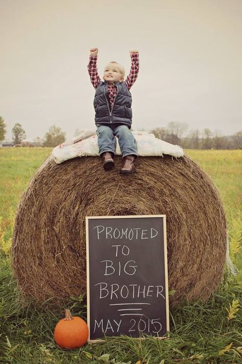 Big brother announcement ! Thanksgiving Big Brother Announcement, Baby 2 Announcement Ideas Big Brother, Big Brother Announcement Second Baby, Baby Announcement Big Brother, Baby Number 2 Announcement, Pregnancy Announcement Photography, Brother Announcement, Big Brother Pregnancy Announcement, Baby 2 Announcement