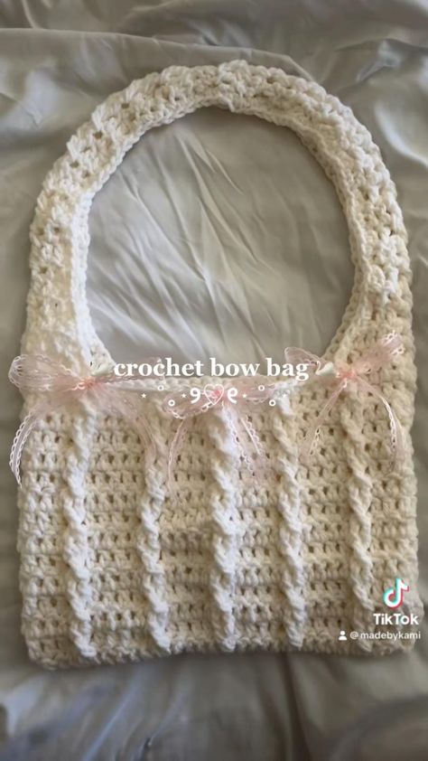 Crochet Bow Bag, Crochet Ballet, Coquette Crochet, Mochila Crochet, Crochet Bow, Beginner Crochet Tutorial, Ballet Core, Crochet Bows, Crochet Business