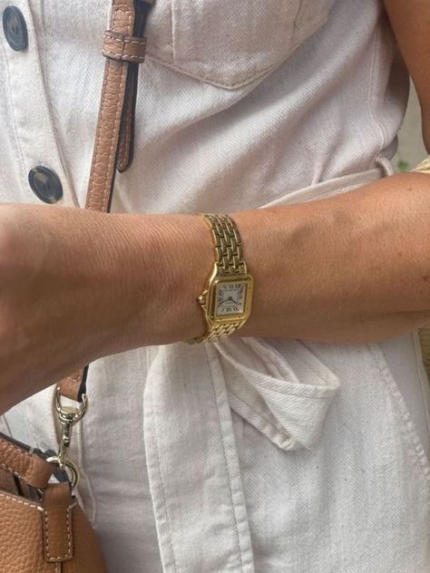 cartier panthere DUPE ! AMZN LINK Accessories Old Money, Gold Watch Outfit, Golden Watch Women, Cartier Gold Watch, Elegant Watches Women, Vestidos Sport, Vintage Cartier Watch, Classic Watch Women, Cartier Watches Women