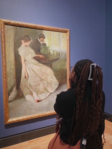 Gallery Girl Aesthetic, Museum Aesthetic Black Women, Black Art Museum, Artist Girl Aesthetic, Black Artist Aesthetic, Art Student Aesthetic, Museum Pics, Dorcas Meadowes, Art Gallery Museum