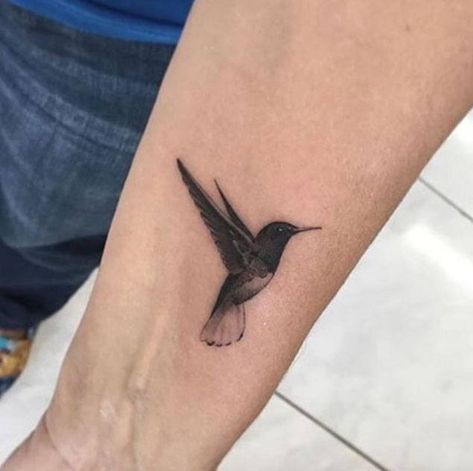 hummingbird-tattoos-47 Hummingbird Tattoo Men, Bird Outline Tattoo, Hummingbird Tattoo Black, Hummingbird Tattoos, Bird Tattoo Men, Verse Tattoos, Geniale Tattoos, Hummingbird Tattoo, Bird Tattoo