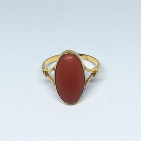 Marriage Ornaments, Coral Stone Ring, Mens Emerald Rings, Lalique Jewelry, Coral Jewellery, Stone Ring Design, Diamond Earrings Online, Antique Gold Rings, Vintage Sapphire Ring