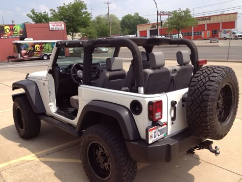 Jeep Wrangler Open Top, White Keep Wrangler, Jeep Wrangler No Doors, Jeep Wrangler Trailer, Jeep Convertible, Jeep Summer, White Jeep Wrangler, 2 Door Jeep, White Jeep