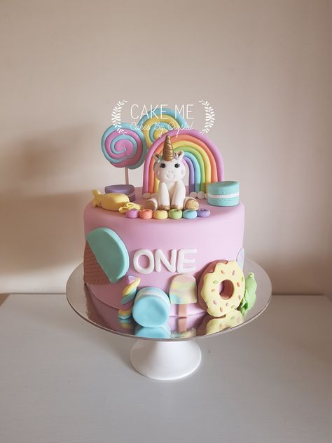 rainbow, unicorn candy land cake for a 1st birthday Unicorn Candyland Cake, Rainbow Lollipop Cake, Unicorn Candy Cake, Candyland Cake Ideas 1st Birthdays, Candyland Cakes, Candy Land Cake, Unicorn Land, Unicorn Candy, Candyland Cake