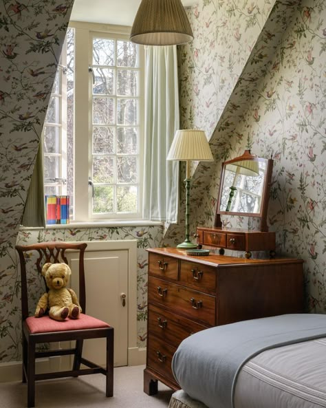 Cottage Core Interior, Vintage Kids Room, Rental Home Decor, Mahogany Furniture, Kids Bedroom Inspiration, Enid Blyton, Attic Bedrooms, Attic Rooms, Country Bedroom