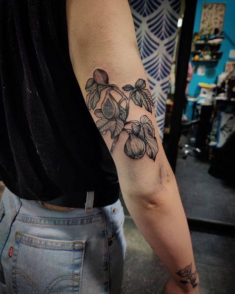 Weight Of The World Tattoo, Fig Branch Tattoo, Fig Emoji, Fig Tattoo, Sea Tattoos, Tree Tattoo Back, Shoulder Cap Tattoo, Earthy Tattoos, Fruit Tattoo