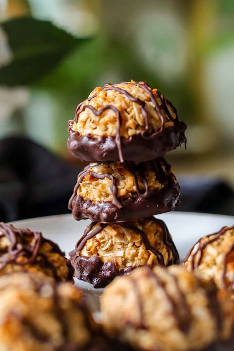 Vegan Coconut Macaroons {Gluten-free} Gluten And Dairy Free Macarons, Coconut Macarons, Vegan Coconut Macaroons, Aip Coconut Macaroons, Gluten Free Macaroons, Coconut Chocolate Chip Macaroons, Gluten Free Coconut Macaroons, Coconut Macaron, Chocolate Coconut Macaroons