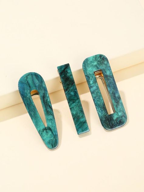 Resin Clips, Epoxy Design, Dark Green Hair, Resin Hair Clips, Inspirational Decals, Friend Photography, Alligator Hair Clip, Art And Craft Materials, Best Friend Photography