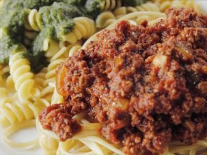 Spaghetti Sauce Recipe | Ree Drummond | Food Network Meaty Spaghetti Sauce, Homemade Spaghetti Sauce Recipe, Ree Drummond Recipes, Spaghetti Sauce Recipe, Homemade Spaghetti Sauce, Pasta Bar, Homemade Spaghetti, Pioneer Woman Recipes, Ree Drummond