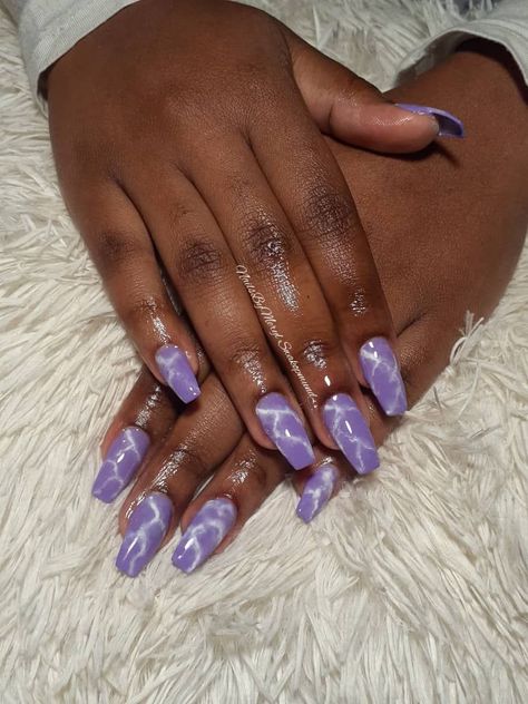 Purple Natural Nail Designs, Purple Marble Nails Acrylic, Almond Nails Designs Purple, Purple Gel X Nails, Lavender And Gold Nails, Purple Acrylic Nails Coffin, Gel Tips Nails, Acrylic Marble Nails, Purple Marble Nails