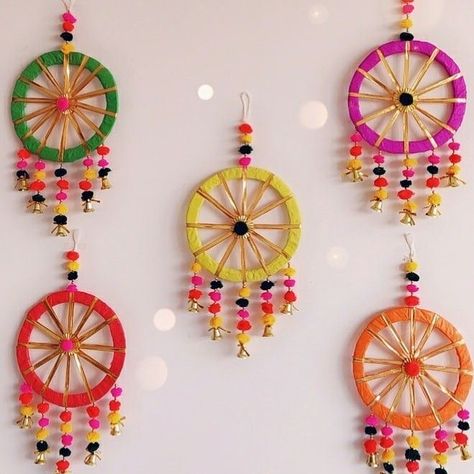 Hanging Decorations Diy, Diy Wall Hanging Crafts, Diwali Decoration Ideas, Beautiful Paper Flowers, Diwali Decorations At Home, Diwali Decoration Items, Diy Diwali Decorations, Flower Decorations Diy, Diwali Craft