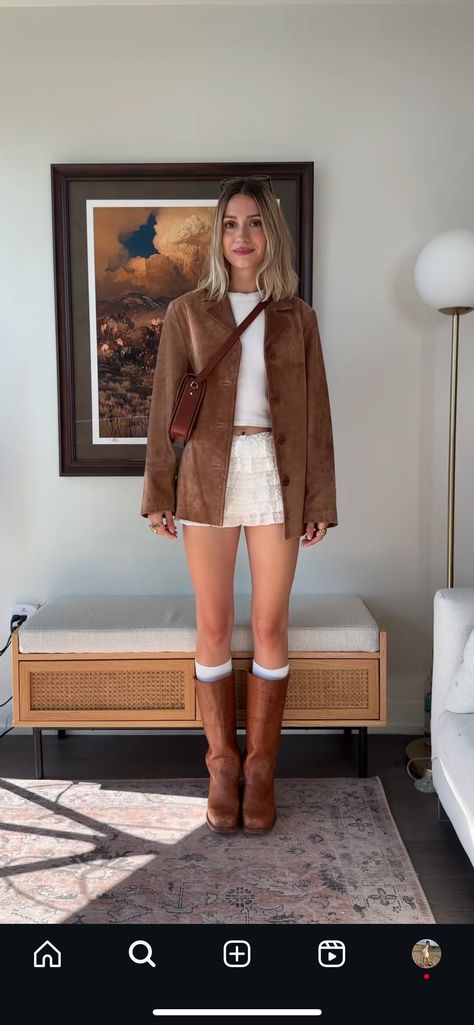 Wine Tasting Outfit Winter, Winery Outfit Fall Wine Tasting, Scottsdale Outfits, Winery Outfit Fall, Summer Fall Transition, Winery Outfit, Fits Winter, Bb Style, Wineries Outfit