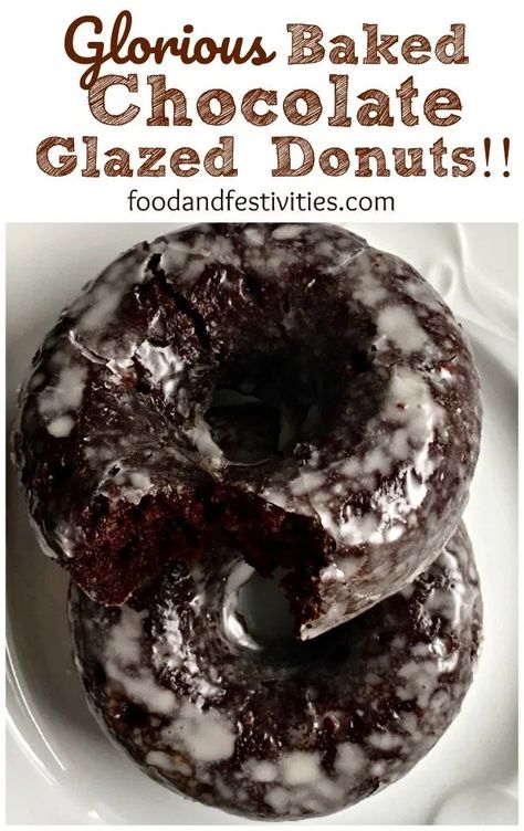 Chocolate Glazed Donuts Recipe, Chocolate Donuts Baked, Doughnut Recipes, Doughnut Recipe Easy, Baked Donut, Chocolate Doughnuts, Baked Desserts, Easy Donuts, Homemade Donuts Recipe