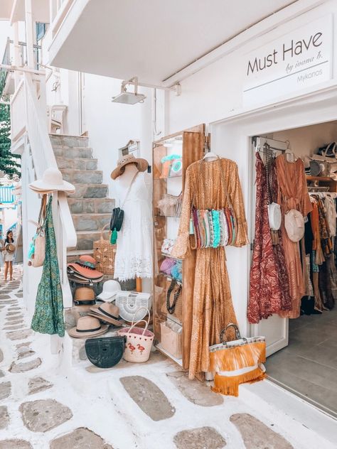 Is shopping on Mykonos really that expensive? Let's find out now! Mediterranean Resort, Clothing Boutique Interior, Wardrobe Dressing, Boho Store, Boutique Inspiration, Store Design Boutique, Vsco Aesthetic, Boutique Display, Greek Design