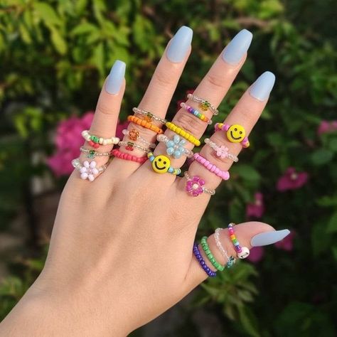 Preppy Ring, Colorful Rings, Diy Beaded Rings, Indie Jewelry, Diy Jewelry Unique, Diy Bracelet Designs, Diy Bracelets Patterns, Beads Bracelet Design, Handmade Jewelry Tutorials