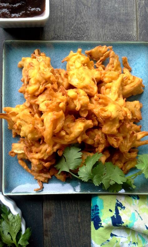 Onion Bhaji Recipe, Onion Pakora Recipe, Onion Bhaji Recipes, Air Fryer Recipes Indian, Onion Pakora, All Purpose Flour Recipes, Onion Fritters, Onion Bhaji, Creamy Ranch Dressing