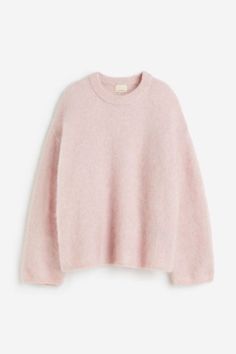 Fluffy Knit, Light Pink Sweaters, Pink Jumper, Pull Oversize, Fluffy Sweater, Fits Clothes, Stockholm Fashion, Mohair Sweater, Wide Sleeves