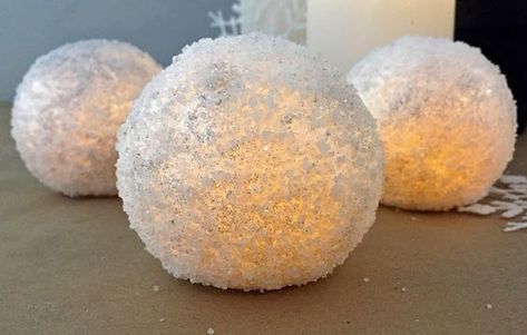 Glowing Snowballs, Snowball Candles, Snow Ideas, Diy Glow, Winter Decorating, Christmas Tree Decorations Diy, Pink Christmas Decorations, Easy Christmas Decorations, Christmas Themes Decorations