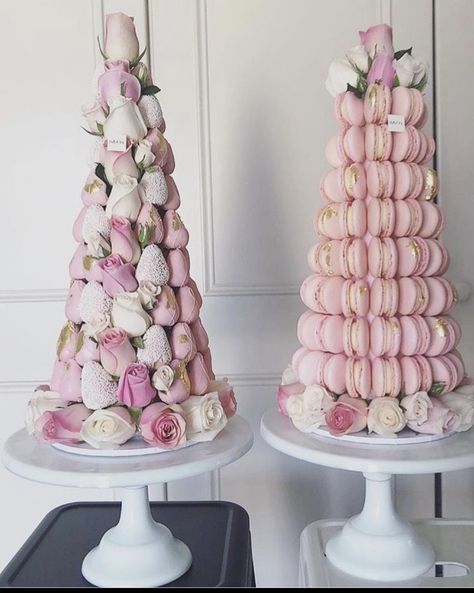 Macaroon Tower, Pink Dessert Tables, Strawberry Tower, Macaroon Cake, 25th Birthday Cakes, Chocolate Covered Strawberries Bouquet, Macaron Tower, Bridal Shower Balloons, Shower Desserts