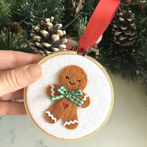 Embroidered Felt Gingerbread Man Christmas Decoration Christmas Stocking Embroidery, Gingerbread Embroidery, Felt Gingerbread Man, Felt Candy, Man Embroidery, Felt Gingerbread, Gingerbread Christmas Tree, Gingerbread Man Christmas, Embroidery Hoop Crafts