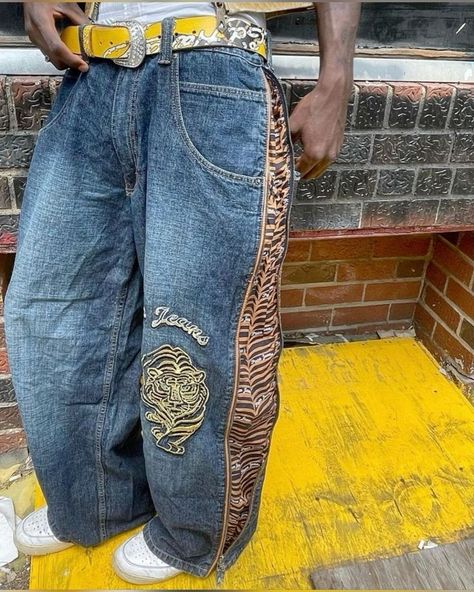 Custom Clothes Diy, Diy Y2k, Y2k Baggy Jeans, Nice Ideas, Merch Ideas, Diy Clothes Design, Concept Clothing, Zipper Jeans, Guys Clothing Styles