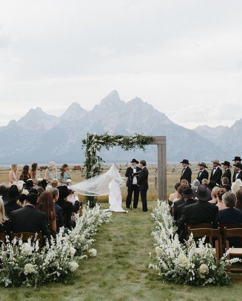 Montana Western, Wyoming Weddings, Jackson Hole Wedding, Jackson Hole Wy, Jackson Wy, Outdoor Wedding Inspiration, Dream Wedding Venues, Montana Wedding, Countryside Wedding