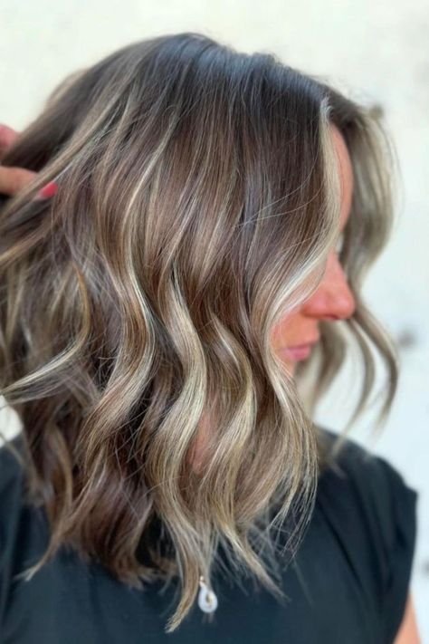 If you want to turn each strand into a masterpiece, think about trying this concept for your balayage hairdo. The ashy hue will make your hair look so captivating and unique that others will be inspired to imitate your style.//photocredit: @vidogisalon Ashy Balayage, Brunette Balayage, Brunette Balayage Hair, Balayage Brunette, Brown Shades, Feel It, Sun Kissed, Balayage Hair, Trendy Hairstyles